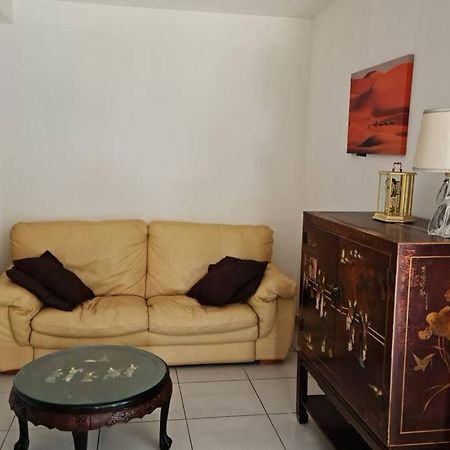 Maison Centre De Bellegarde Avec Jardin Et Terrasse Equipee D'Un Salon De Jardin Et D'Un Barbecue Cuisine Equipee 3 Chambres Avec 2 Lits Double 140X190 Et 2 Lits Simple Chauffage Poele A Granules Parking Gratuit Devant La Maison Bellegarde-du-Loiret Ngoại thất bức ảnh